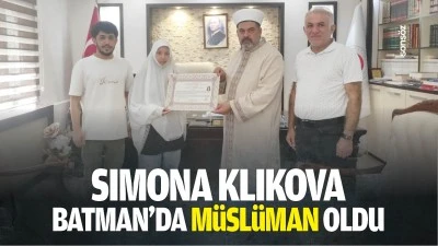 Sımona Klıkova, Batman&rsquo;da M&uuml;sl&uuml;man oldu