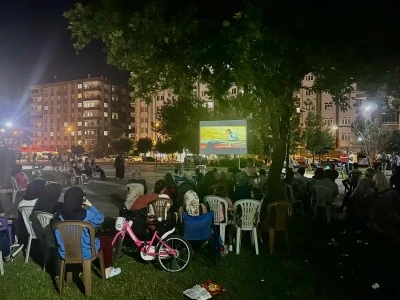 Sinema keyfi a&ccedil;ık havaya taşınıyor