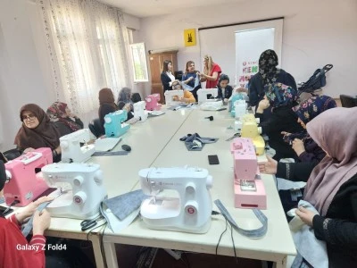 Singer, Batman&rsquo;da kurs a&ccedil;tı