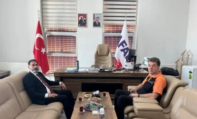 Şırnak İl K&uuml;lt&uuml;r ve Turizm M&uuml;d&uuml;r&uuml; Baz'dan AFAD İl M&uuml;d&uuml;r&uuml; İşlek'e ziyaret