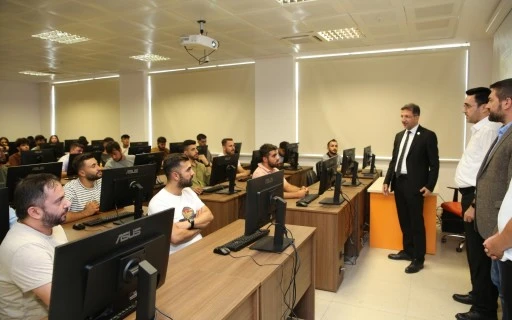 Şırnak Meslek Y&uuml;ksekokulu'nda Bilgisayar Laboratuvarı kuruldu