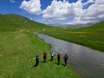 Şırnak'ta 2 bin 625 rakımlı Faraşin Yaylası doğaseverlerin rotası oldu