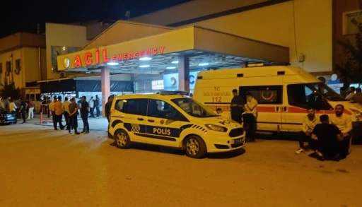 Şırnak'ta bı&ccedil;aklı kavgada 2 kişi yaralandı