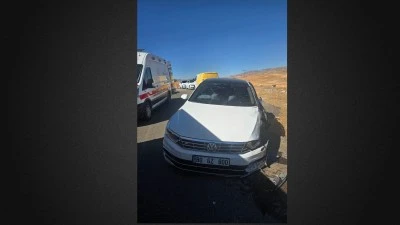 Şırnak'ta kamyonet ve otomobilin &ccedil;arpıştığı kazada 8 kişi yaralandı
