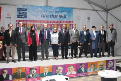 Şırnak'ta "Cezeri'nin İzinde Kardeşlik Ruhuyla T&uuml;rkiye Y&uuml;zyılı Cizre Kitap Fuarı" s&uuml;r&uuml;yor