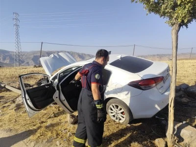 Şırnak'ta şarampole devrilen otomobildeki 3 kişi yaralandı