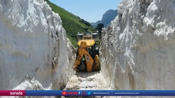 Şırnak'ta yaylalarda kar temizleme &ccedil;alışması yapıldı