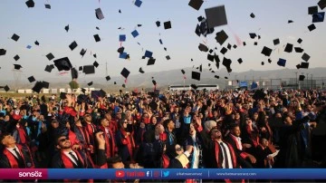 Şırnak &Uuml;niversitesi'nde mezuniyet t&ouml;reni d&uuml;zenlendi
