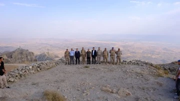 Şırnak Valisi Atay, Gabar Dağı'ndaki petrol kuyularını inceledi