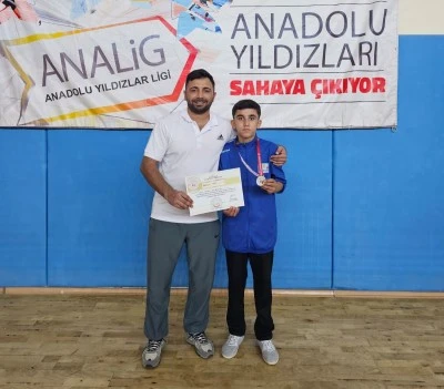 Şırnaklı sporcu T&uuml;rkiye G&uuml;reş Şampiyonasında ikinci oldu