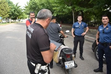 Siverek'te motosiklet s&uuml;r&uuml;c&uuml;lerine y&ouml;nelik denetim