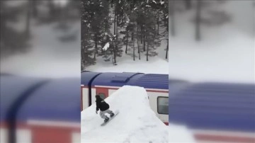 Snowboardcu Doğu Ekspresi'nden Atladı