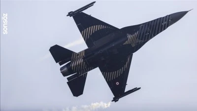 SOLOT&Uuml;RK, Mersin'in kurtuluş yıl d&ouml;n&uuml;m&uuml;nde g&ouml;steri u&ccedil;uşu yaptı