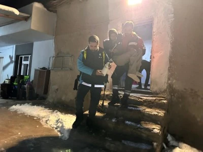 Solunum sıkıntısı &ccedil;eken hasta UMKE'nin desteğiyle hastaneye ulaştırıldı