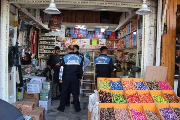 Son t&uuml;ketim tarihi ge&ccedil;miş 649 kutu lokum ele ge&ccedil;irildi