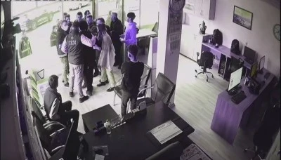 Sons&ouml;z Haber Ofisine polis m&uuml;dahalesi!