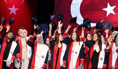 Sosyal Bilimler Meslek Y&uuml;ksekokulu'nda mezuniyet t&ouml;reni d&uuml;zenlendi