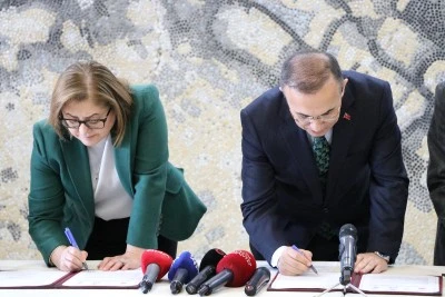 Sosyopark Beş Boyutlu Gelecek Gaziantep i&ccedil;in protokol imzalandı