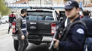 Su&ccedil; &ouml;rg&uuml;t&uuml; operasyonunda 25 zanlı tutuklandı