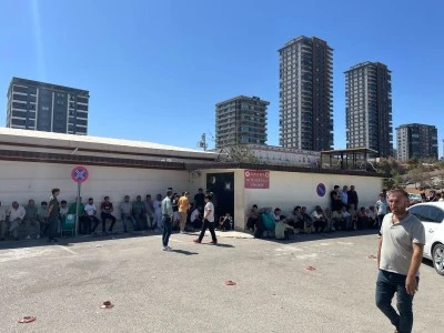 Sulama kanalına devrilen otomobildeki baba ile oğlu &ouml;ld&uuml;