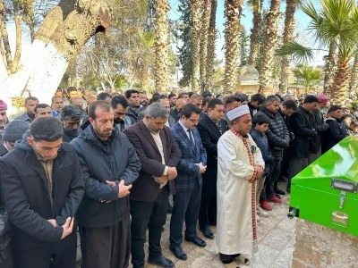 Sulama kanalına d&uuml;şen otomobilin s&uuml;r&uuml;c&uuml;s&uuml; son yolculuğuna uğurlandı