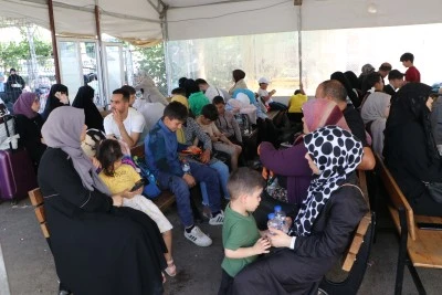 Suriyelilerin &uuml;lkelerine d&ouml;n&uuml;ş&uuml; okulların tatile girmesiyle yoğunluk kazandı