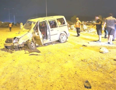 TAG Otoyolu'ndaki kazada 8 kişi yaralandı