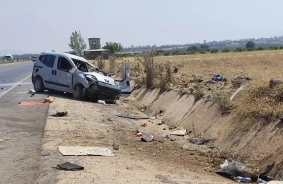 Takla atan hafif ticari aracın s&uuml;r&uuml;c&uuml;s&uuml; &ouml;ld&uuml;