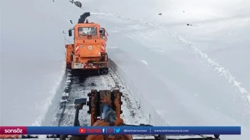 Tanin Ge&ccedil;idi'nde 1 metreyi bulan karlı yol temizlendi