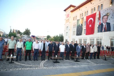 Tayini &ccedil;ıkan emniyet personeli i&ccedil;in veda programı d&uuml;zenlendi
