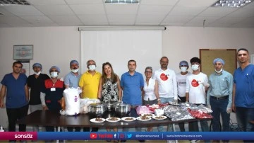 Tedavi g&ouml;ren hastalar bayramda yalnız bırakılmadı
