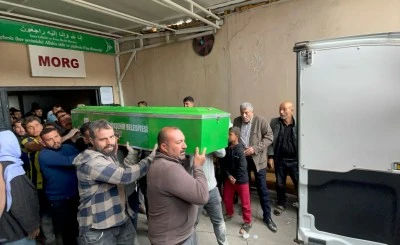 Tek katlı inşaatın &ccedil;&ouml;kmesi sonucu 2 iş&ccedil;i hayatını kaybetti
