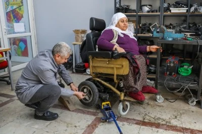 Tekerlekli Sandalye Tamir At&ouml;lyesi&rsquo;nde 600 engelliye &uuml;cretsiz hizmet