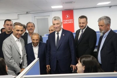 Ticaret Bakanı &Ouml;mer Bolat, Siirt'te ziyaretlerde bulundu