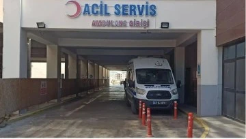 Tır ile kamyonet &ccedil;arpıştı 1 kişi &ouml;ld&uuml;, 9 kişi yaralandı