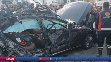 Tır ile otomobilin &ccedil;arpışması sonucu 1 kişi &ouml;ld&uuml;, 4 kişi yaralandı