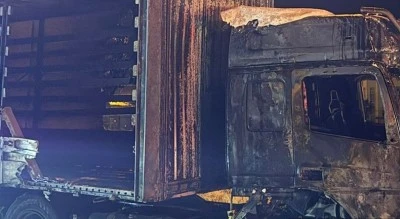 Tırda &ccedil;ıkan yangın s&ouml;nd&uuml;r&uuml;ld&uuml;