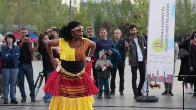 Tiyatro Festivali&rsquo;nde sahne sokaklara taşındı