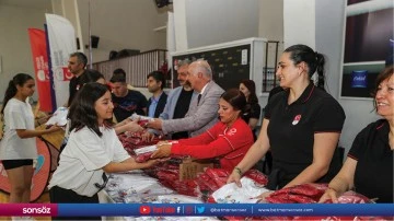TMOK'tan Diyarbakır'da kız &ouml;ğrencilere spor malzemesi desteği