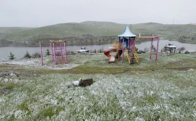 Tokat'ın Baş&ccedil;iftlik il&ccedil;esinde kar yağışı etkili oldu