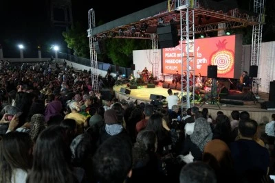 Toplumsal Barış ve &Ouml;zg&uuml;rl&uuml;k Forumu&rsquo;nun a&ccedil;ılışında ezgiler yankılandı