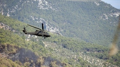 TSK Helikopterleri G&ouml;kova K&ouml;rfezi'ndeki Orman Yangınına M&uuml;dahale Ediyor