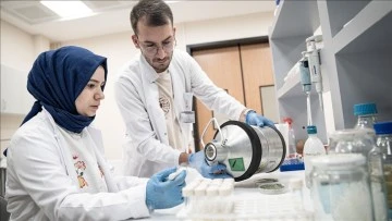 T&Uuml;BİTAK desteğiyle kimyasal i&ccedil;ermeyen kuraklığa diren&ccedil;li sol&uuml;syon &uuml;rettiler