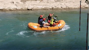 Tunceli'de  Rafting müsabakaları yapıldı