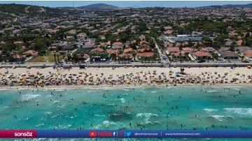 Turizm merkezi &Ccedil;eşme'de yoğunluk yaşanıyor
