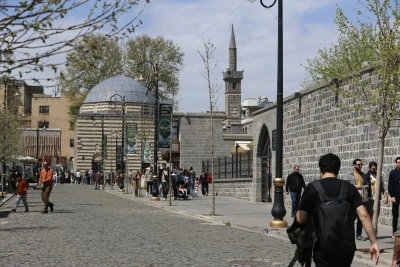 Turizmciler ve esnaf &ccedil;ifte bayram yaptı