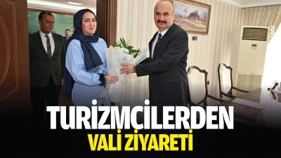 Turizmcilerden Vali ziyareti