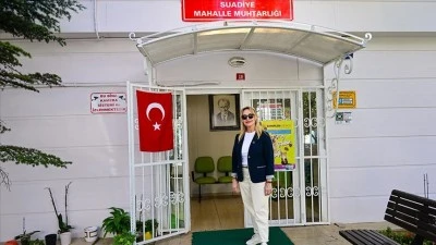 T&uuml;rk halk m&uuml;ziği sanat&ccedil;ısı Hilal &Ouml;zdemir, sahne ile muhtarlık g&ouml;revini birlikte y&uuml;r&uuml;t&uuml;yor