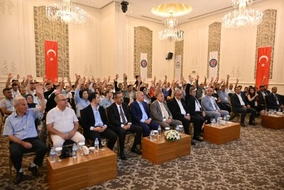 T&Uuml;RK-İŞ Genel Başkan Yardımcısı Ey&uuml;p Alemdar, Gaziantep'te genel kurula katıldı