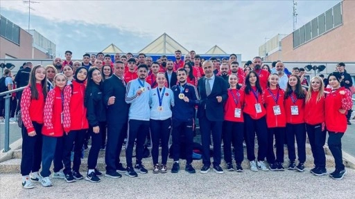 T&uuml;rk Sporcular Venedik'te Altınları Parladı